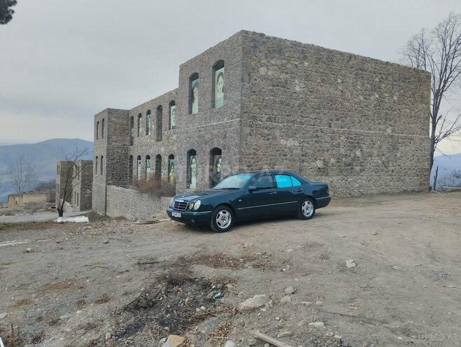 Mercedes E 240 1998, 280,000 km - 2.4 л - Şəki