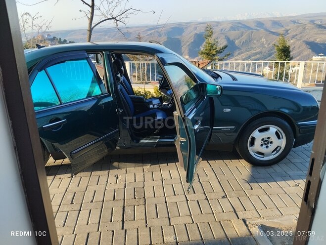 Mercedes E 240 1998, 280,000 km - 2.4 л - Şəki