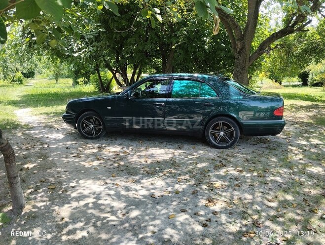 Mercedes E 240 1998, 280,000 km - 2.4 л - Şəki