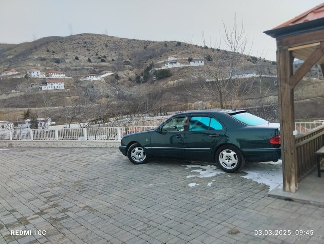 Mercedes E 240 1998, 280,000 km - 2.4 л - Şəki