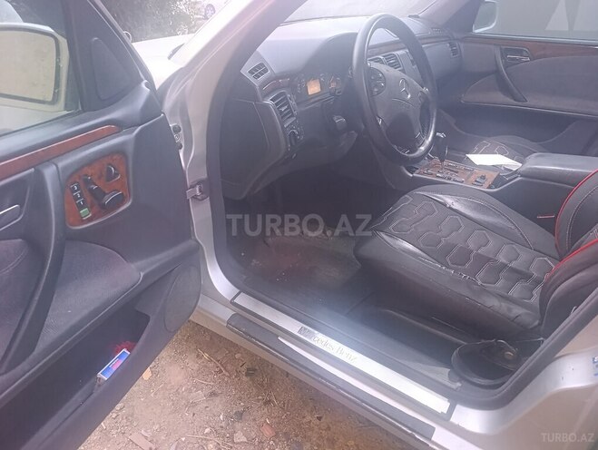Mercedes E 220 2001, 486,800 km - 2.2 l - Bakı