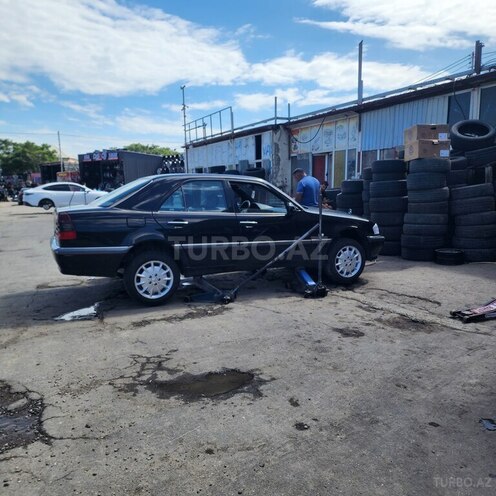 Mercedes C 200 1998, 226,000 km - 2.0 l - Salyan