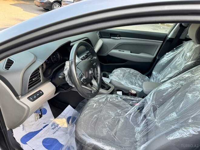 Hyundai Elantra 2018, 91,733 km - 1.8 l - Bakı