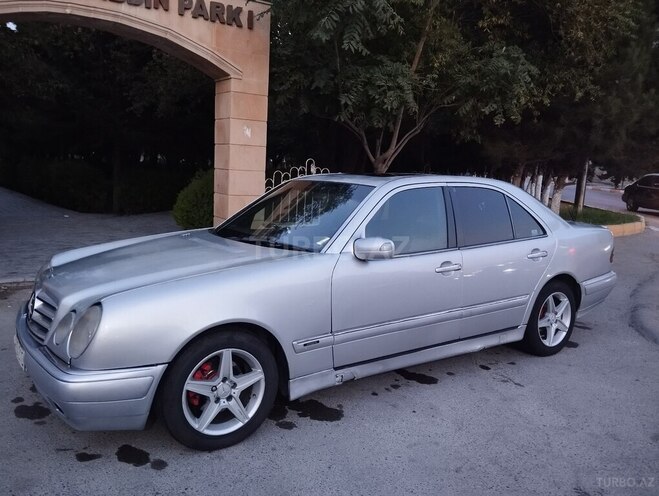 Mercedes E 220 1997, 375,000 km - 2.2 l - Sumqayıt