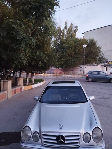 Mercedes E 220 1997, 375,000 km - 2.2 l - Sumqayıt