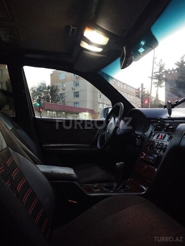 Mercedes E 220 1997, 375,000 km - 2.2 l - Sumqayıt