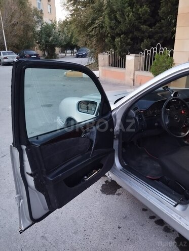 Mercedes E 220 1997, 375,000 km - 2.2 l - Sumqayıt