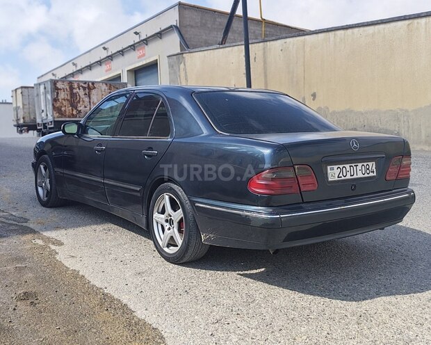 Mercedes E 300 1995, 568,000 km - 3.0 l - Bakı