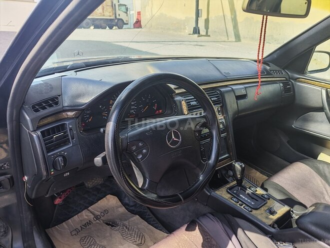 Mercedes E 300 1995, 568,000 km - 3.0 l - Bakı