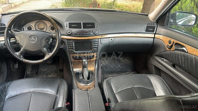Mercedes E 350 2005, 355,000 km - 3.5 л - Quba
