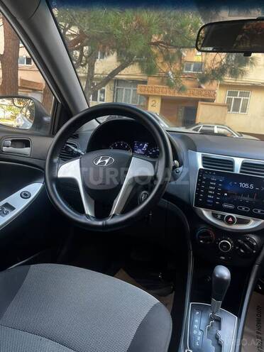 Hyundai Accent 2013, 230,000 km - 1.4 л - Bakı