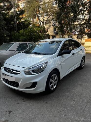 Hyundai Accent 2013, 230,000 km - 1.4 л - Bakı