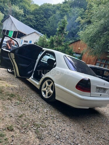 Mercedes C 220 1999, 437,500 km - 2.2 л - Yevlax