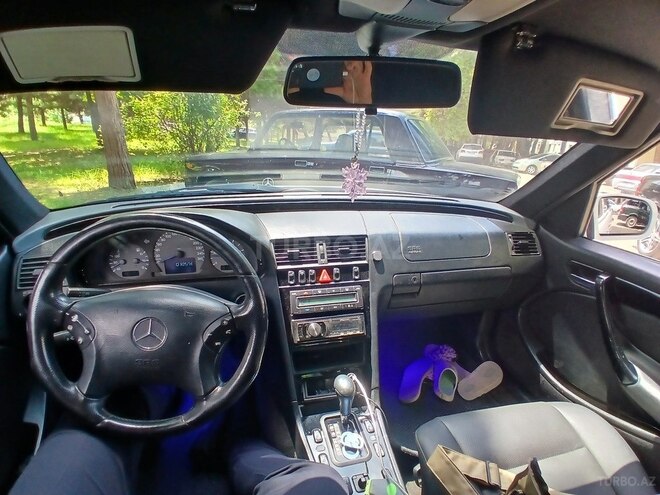 Mercedes C 220 1999, 437,500 km - 2.2 л - Yevlax