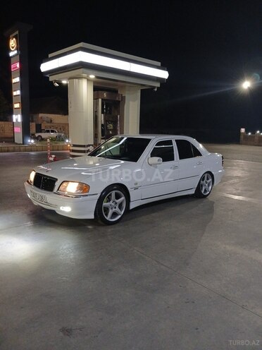 Mercedes C 220 1999, 437,500 km - 2.2 л - Yevlax