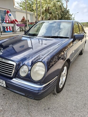 Mercedes E 200 1998, 346,600 km - 2.0 l - Bakı