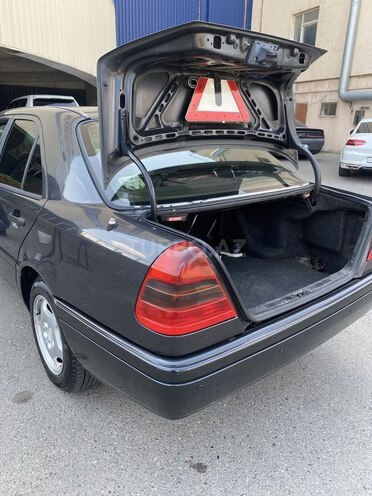 Mercedes C 220 1994, 418,000 km - 2.2 l - Bakı