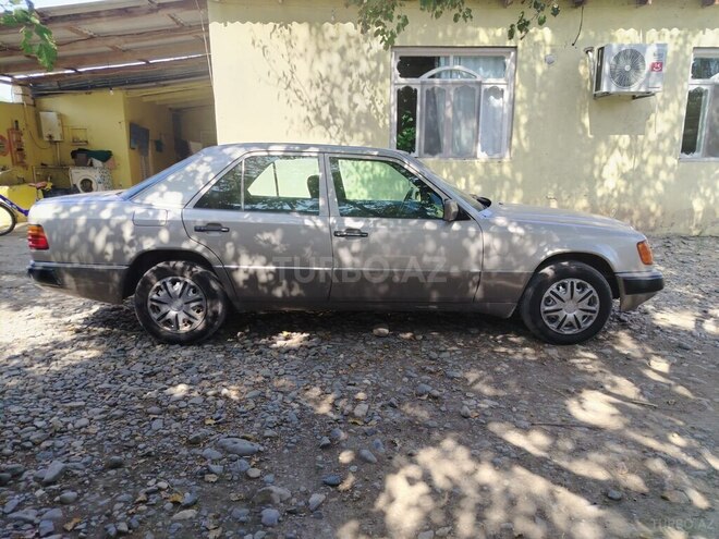 Mercedes 190 1993, 100,000 km - 2.0 l - Ağdam