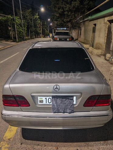 Mercedes E 200 2001, 160,443 km - 2.0 l - Bakı