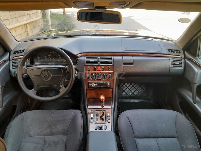 Mercedes E 300 1998, 300,000 km - 3.0 л - Bakı