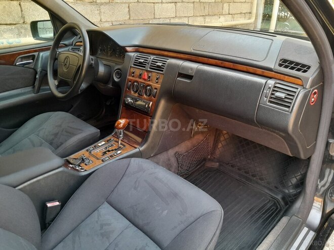Mercedes E 300 1998, 300,000 km - 3.0 л - Bakı
