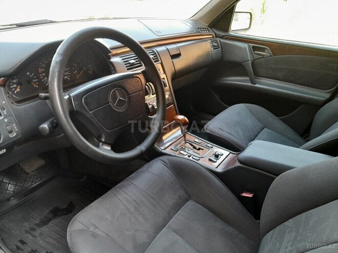 Mercedes E 300 1998, 300,000 km - 3.0 л - Bakı