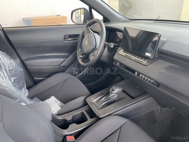 Toyota Corolla Cross 2025, 0 km - 2.0 л - Bakı