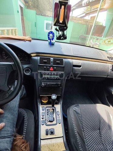 Mercedes E 240 1998, 248,939 km - 2.4 л - İmişli