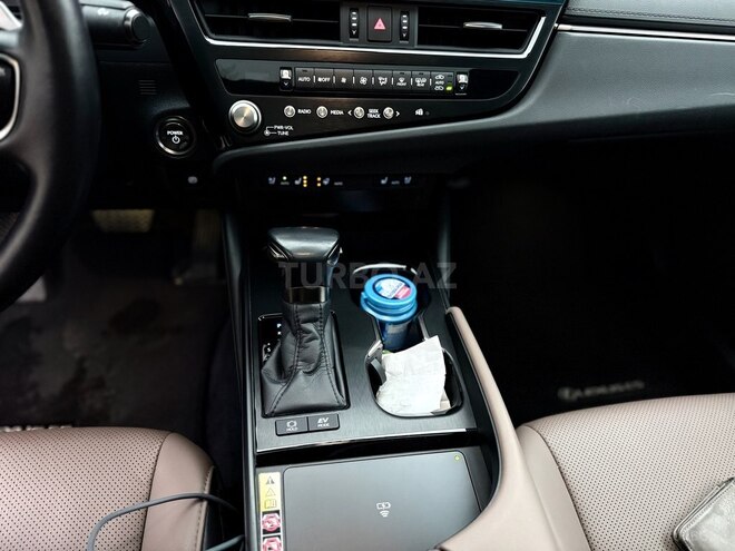 Lexus ES 300h 2023, 53,000 km - 2.5 l - Bakı