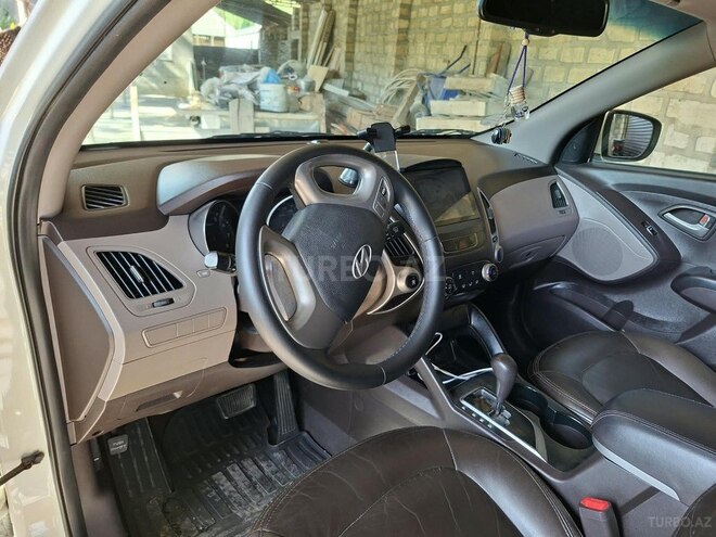 Hyundai ix35 2011, 137,000 km - 2.0 l - Şəki