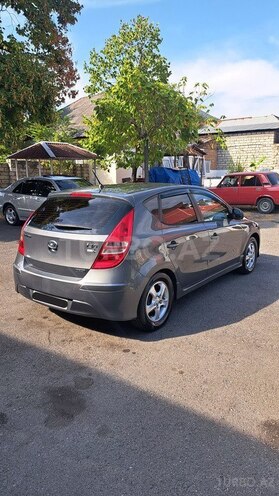 Hyundai i30 2010, 322,000 km - 1.6 л - Şəki