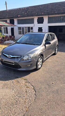 Hyundai i30 2010, 322,000 km - 1.6 л - Şəki