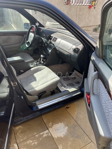 Mercedes C 220 1995, 350,000 km - 2.2 l - Bakı