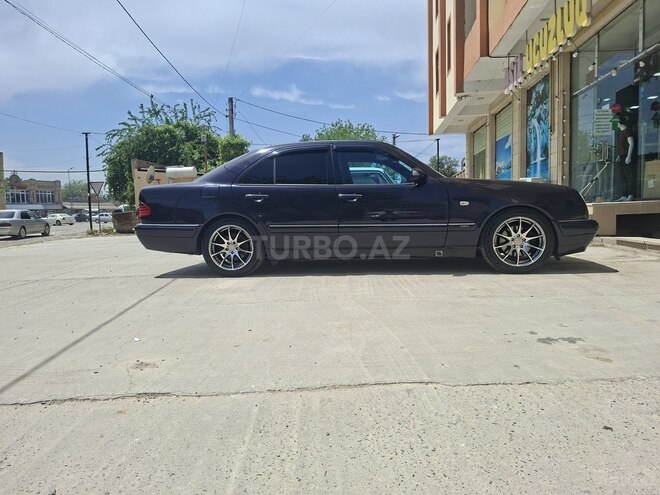 Mercedes E 240 1998, 260,000 km - 2.4 l - Salyan
