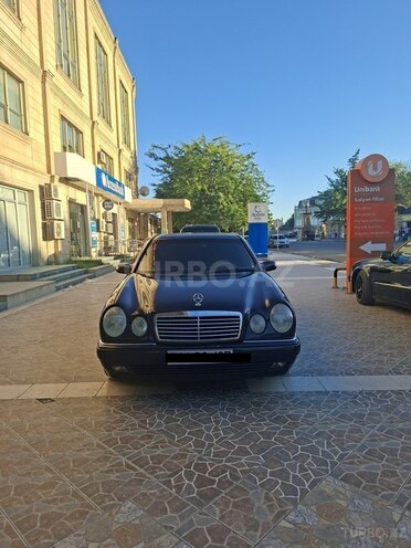 Mercedes E 240 1998, 260,000 km - 2.4 l - Salyan