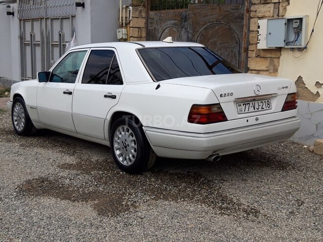 Mercedes 220 E 1994, 355,000 km - 2.2 l - Bakı