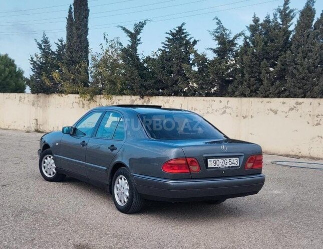 Mercedes E 240 1999, 499,000 km - 2.4 l - Bakı