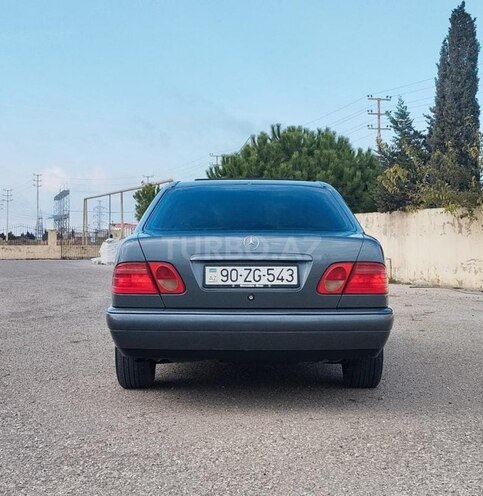 Mercedes E 240 1999, 499,000 km - 2.4 l - Bakı