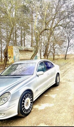 Mercedes E 270 2002, 389,300 km - 2.7 l - Bakı