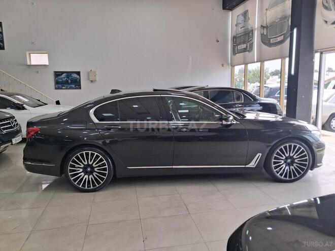 BMW 730 2017, 242,400 km - 3.0 л - Bakı