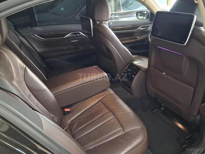 BMW 730 2017, 242,400 km - 3.0 л - Bakı