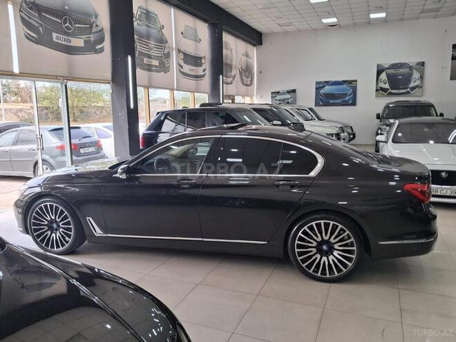 BMW 730 2017, 242,400 km - 3.0 л - Bakı