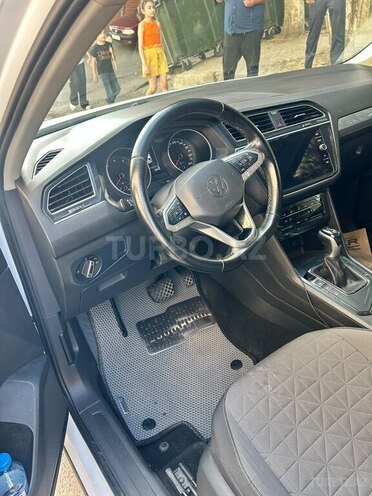 Volkswagen Tiguan 2021, 104,000 km - 1.4 л - Bakı