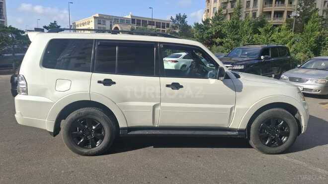 Mitsubishi Pajero 2010, 327,000 km - 3.5 l - Bakı