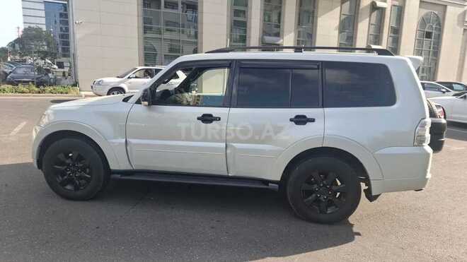 Mitsubishi Pajero 2010, 327,000 km - 3.5 l - Bakı
