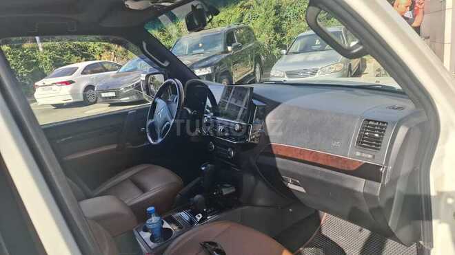 Mitsubishi Pajero 2010, 327,000 km - 3.5 l - Bakı