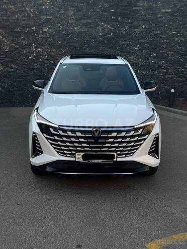 Changan  2025, 22,000 km - 1.5 л - Bakı