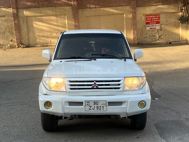 Mitsubishi Pajero io 2000, 235,000 km - 1.8 л - Bakı