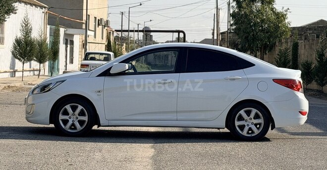 Hyundai Accent 2013, 193,000 km - 1.6 л - Bakı