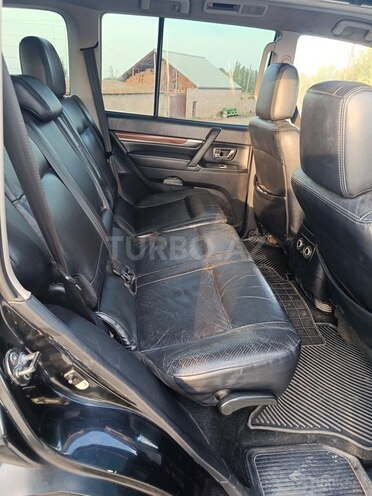 Mitsubishi Pajero 2007, 242,000 km - 3.0 л - Yevlax